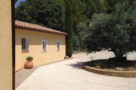فيلا ساناري سور ميرفي Maison Privee Au Calme Dans Mas Provencal المظهر الخارجي الصورة